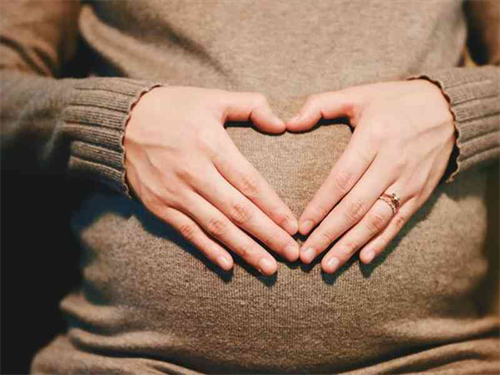 二胎宝妈怀孕的第一个症状是什么？怀孕初期能知道生男生女吗