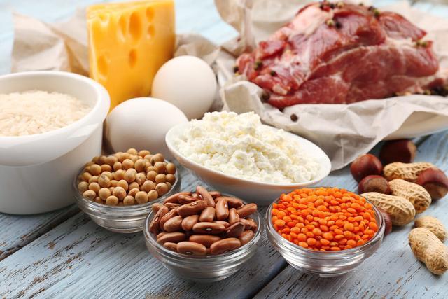 蛋白质吃多了，会伤肾吗？3类人不适合高蛋白饮食，心里先有底
